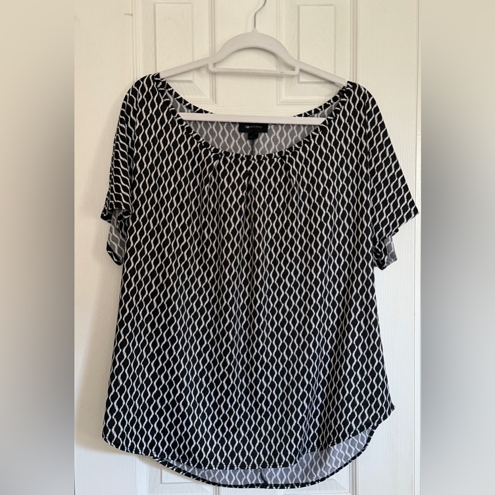 AB Studio Black and White Geometric Blouse